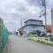 【東京都/稲城市東長沼】稲城市東長沼　土地 前面道路を含む外観
