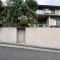 【神奈川県/横浜市保土ケ谷区常盤台】保土ケ谷区常盤台売地3区画（全3区画） 現地（古家あり）：3区画（全３区画）　右側