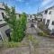 【神奈川県/横浜市青葉区大場町】青葉区大場町　売地 現地：通路部分（左側）