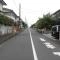 【東京都/日野市平山】日野市平山三丁目　土地 現地（古家あり）：物件から西へ