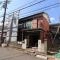 【神奈川県/川崎市高津区新作】高津区新作4丁目　売地　1区画 現地（古家あり）：左側部分