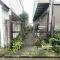【東京都/江戸川区松江】江戸川区松江二丁目　土地 現地（古家あり）：写真中央右側対象物件