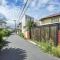 【神奈川県/逗子市桜山】逗子市桜山一丁目古家付土地 現地（古家あり）：写真右側