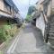 【神奈川県/横浜市中区麦田町】横浜市中区麦田町二丁目　古屋付土地 前面道路：南西側道路