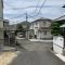 【大阪府/池田市旭丘】池田市旭丘3丁目　建築条件無し土地 前面道路：北側（西向きに撮影）