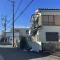 【埼玉県/新座市栄】新座市栄1丁目土地 現地（古家あり）：右側中央