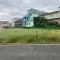 【神奈川県/横浜市鶴見区東寺尾】鶴見区東寺尾3丁目　売地3号地 現地：幅員約7.9mの道路に面した土地
（全5区画／一番左）