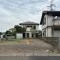 【神奈川県/伊勢原市下落合】伊勢原市下落合　土地【A区画】 現地：全2区画（右側）
写真正面