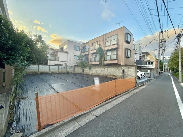 東京都新宿区大久保2丁目