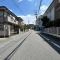 【東京都/世田谷区東玉川】東京都世田谷区東玉川1丁目 土地 落ち着いた街並みが広がる前面道路です。