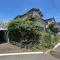 【神奈川県/横浜市瀬谷区橋戸】神奈川県横浜市瀬谷区橋戸3丁目 土地 前面道路は南東側幅員約7m公道。お車同士が無理なくすれ違える広さで、ストレスなく運転できそうです。