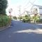 【千葉県/流山市名都借】流山市名都借 土地 西側の公道　北側の眺望　左手は介護施設　緑豊かな住環境が癒されます