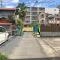 【埼玉県/所沢市有楽町】所沢市有楽町 土地 前面の公道の写真(写真右側が当該物件になります)