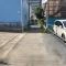 【埼玉県/所沢市有楽町】所沢市有楽町 土地 前面の公道の写真(写真左側が当該物件になります)