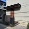 【千葉県/八千代市大和田新田】八千代市大和田新田　中古戸建 玄関：不在時に受取可能な宅配付BOXき