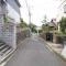 【神奈川県/横浜市金沢区富岡西】金沢区富岡西2丁目　新築戸建2号棟（全2棟） 前面道路