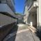 【神奈川県/横浜市西区元久保町】横浜市西区元久保町　戸建 アプローチ