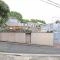 【神奈川県/横浜市保土ケ谷区常盤台】保土ケ谷区常盤台新築戸建1号棟（全2棟） 現地（建築前）：解体工事中　左側（全2棟）