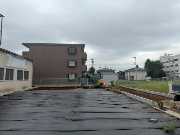 建築中の外観：画面奥
全9区画/5号棟