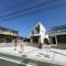 【神奈川県/横浜市磯子区洋光台】磯子区洋光台4丁目　新築戸建　1号棟/全2棟 建築中の外観：全2棟／左側が対象物件