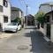 【東京都/小金井市本町】小金井市本町3丁目　中古戸建 前面道路：左側が対象不動産