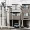 【神奈川県/川崎市高津区梶ケ谷】川崎市高津区梶ケ谷5丁目　中古戸建 外観：写真中央