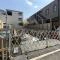 【東京都/世田谷区砧】世田谷区砧4丁目プロジェクト A棟 建築中の外観：全2棟・右側
