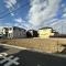 【埼玉県/三郷市高州】三郷市高州新築　2号棟 現地（建築前）：全3区画 写真中央
※全3区画のうち1区画売約済み
