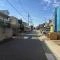 【東京都/三鷹市北野】三鷹市北野二丁目新築戸建 前面道路：公道西側、幅員6メートル反対側