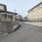 【兵庫県/神戸市西区井吹台西町】神戸市西区井吹台西町四丁目　中古戸建 前面道路：南東・約6.0mの公道です。