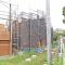 【東京都/多摩市桜ヶ丘】多摩市桜ケ丘1丁目　新築戸建　B号棟 建築中の外観：【全5棟／奥側】