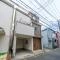 【東京都/北区上中里】北区上中里三丁目　中古戸建 外観：写真右手の茶色の戸建
