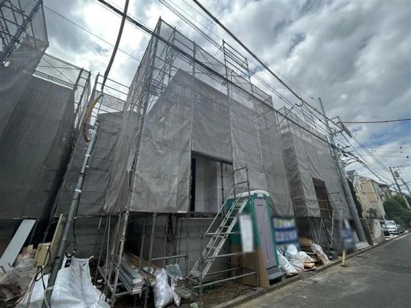 建築中の外観