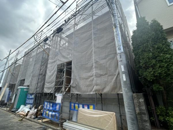 建築中の外観