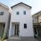 【神奈川県/横浜市神奈川区三ツ沢下町】神奈川区三ツ沢下町　中古戸建 外観：正面右側