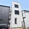 【神奈川県/横浜市西区中央】西区中央2丁目　新築戸建2号棟/全2棟 外観：2号棟/全2棟
真ん中の建物