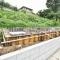 【神奈川県/横浜市神奈川区菅田町】神奈川区菅田町新築戸建2号棟（全12区画） 建築中の外観：全12区画　写真中央