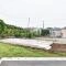 【神奈川県/横浜市神奈川区菅田町】神奈川区菅田町新築戸建10号棟（全12区画） 建築中の外観：全12棟　写真中央
