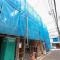 【神奈川県/横浜市南区中村町】南区中村町4丁目　借地権付き新築戸建2号棟/全3棟 建築中の外観：真ん中　全3棟