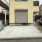 【神奈川県/藤沢市稲荷】藤沢市稲荷一丁目　一戸建 駐車場