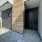 【神奈川県/藤沢市本鵠沼】藤沢市本鵠沼1丁目　新築一戸建て 玄関