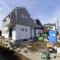 【神奈川県/藤沢市亀井野】藤沢市亀井野 新築戸建 2号棟 建築中の外観：全3棟、2号棟は手前側
