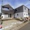 【神奈川県/藤沢市亀井野】藤沢市亀井野 新築戸建 3号棟 建築中の外観：全3棟、3号棟は手前側