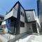 【神奈川県/茅ヶ崎市小和田】茅ケ崎市小和田3丁目 新築一戸建て 2号棟/全2棟 外観：全2棟　写真内左側が2号棟です。