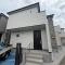 【東京都/練馬区東大泉】練馬区東大泉6丁目新築戸建て 1号棟 外観：全2棟／写真中央