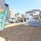 【東京都/足立区大谷田】足立区大谷田5丁目　新築戸建1号棟 現地（建築前）：全2棟／手前