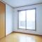 【神奈川県/川崎市宮前区潮見台】川崎市宮前区潮見台中古戸建 洋室：約5.2帖