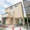 【神奈川県/川崎市多摩区長沢】川崎市多摩区長沢　新築戸建2号棟 外観：全5棟　写真中央