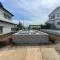 【東京都/町田市小山町】町田市小山町　新築戸建1号棟 建築中の外観：全2棟／写真中央