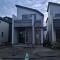 【神奈川県/藤沢市辻堂元町】藤沢市辻堂元町新築戸建　B号棟 建築中の外観：全4棟　中央